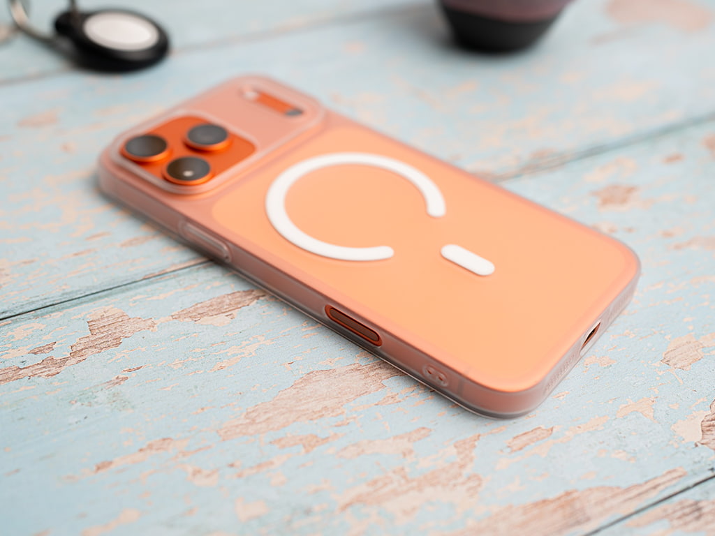 Ultratenký, plastový obal na iPhone 17 Pro Max - Bílý lifestyle 3